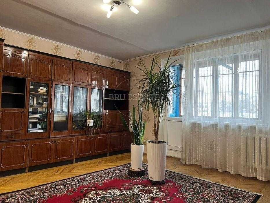Продам 2 к вул.Жилянська 72  м.Університет