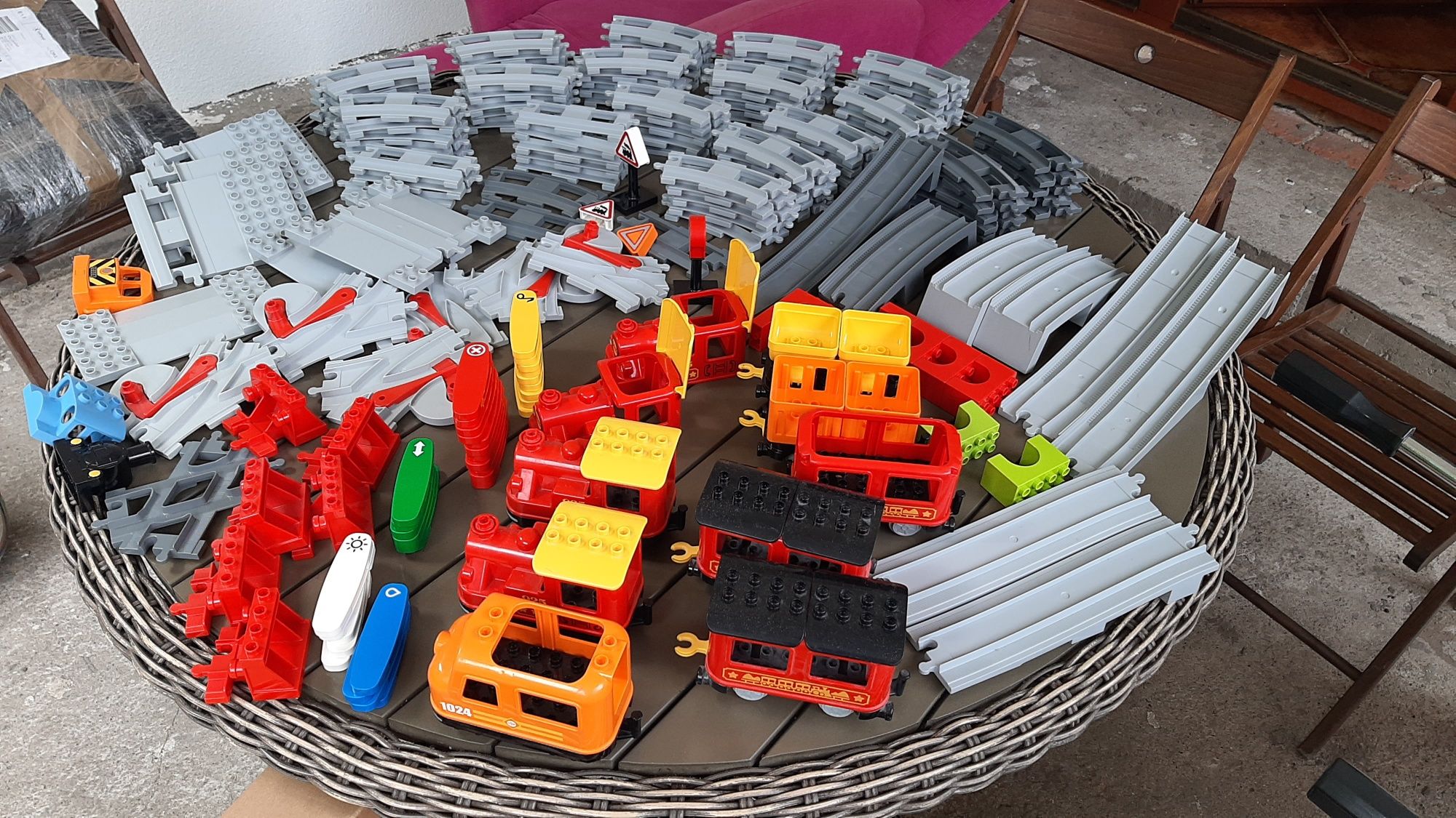 Ponad 80 torow most zwrotnice lego duplo 10875 oraz 10874 i 10872  i 1