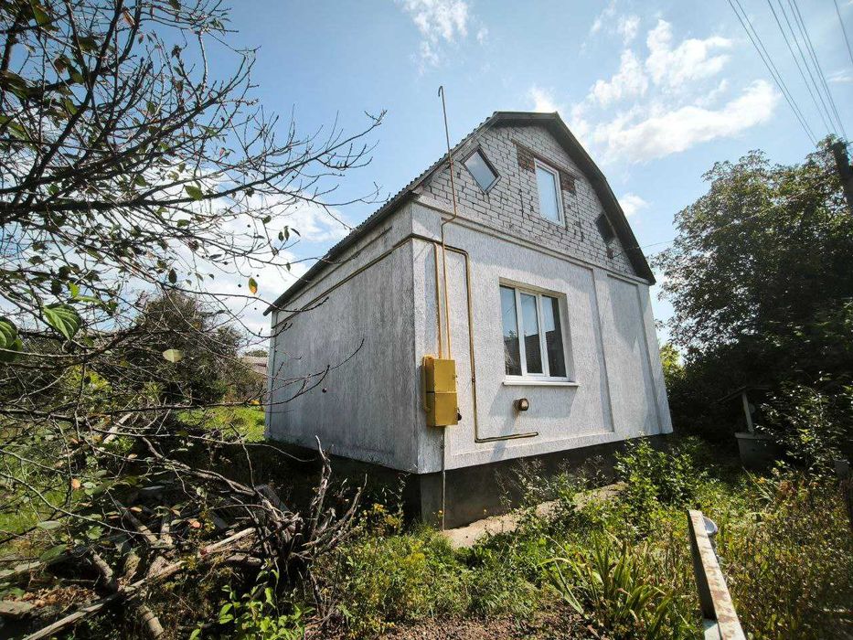 40055 Дачний будинок є всі документи є газ електрика поруч зупинка