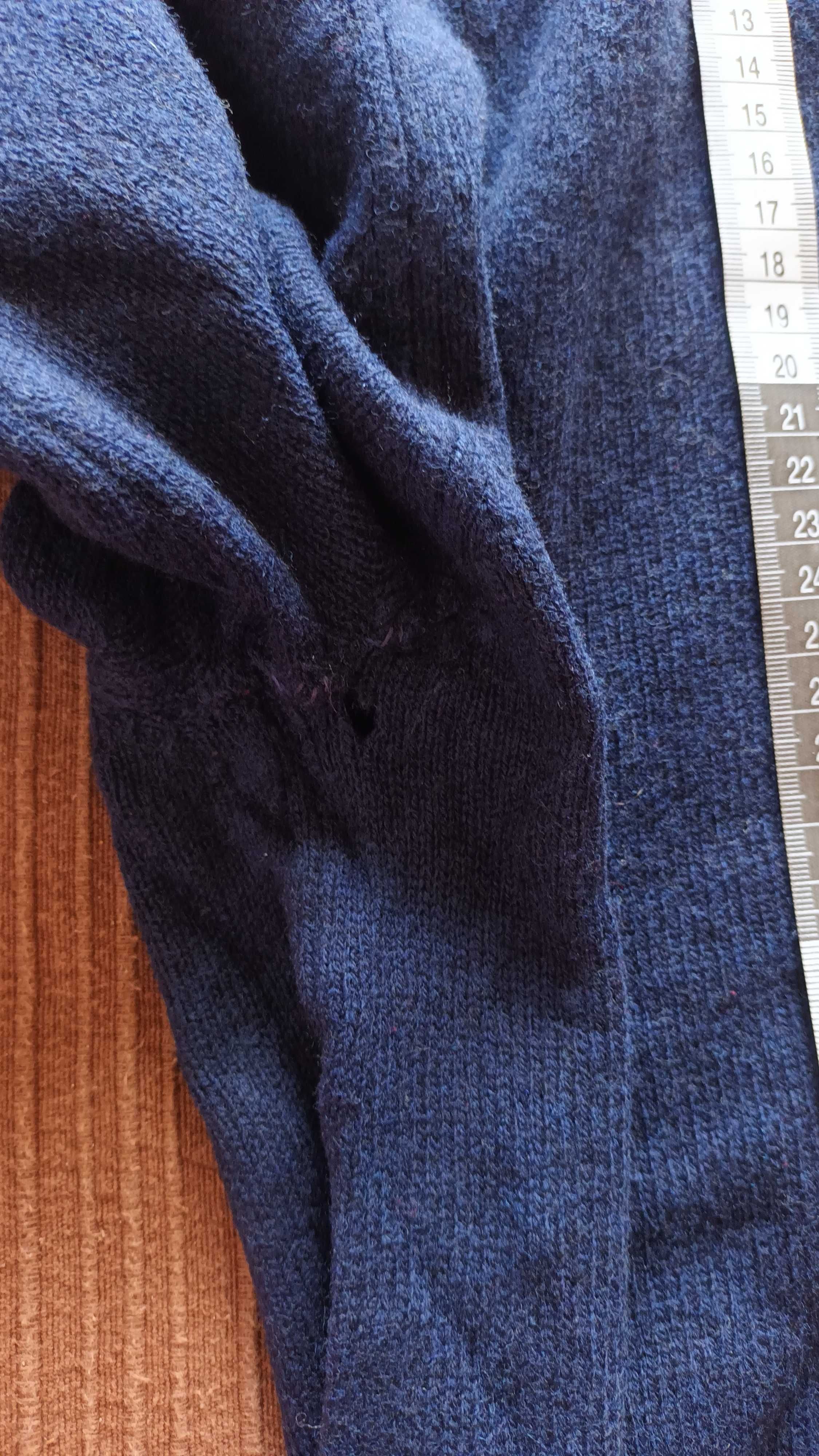 Pullover em azul escuro