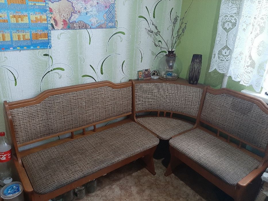 Продам б/у кухонный уголок