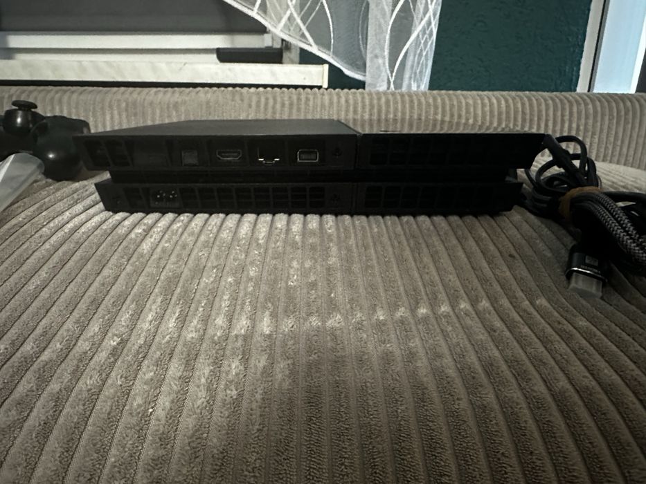 Konsola Ps4 Fat 500 G