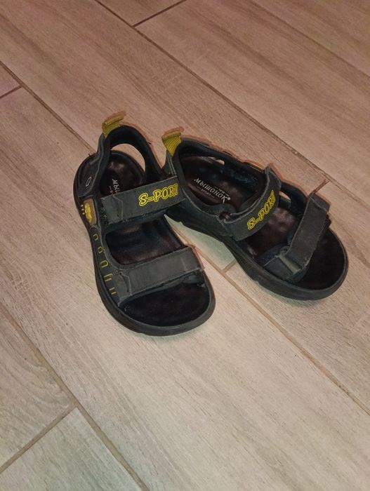 Дитяче взуття, 5 пар