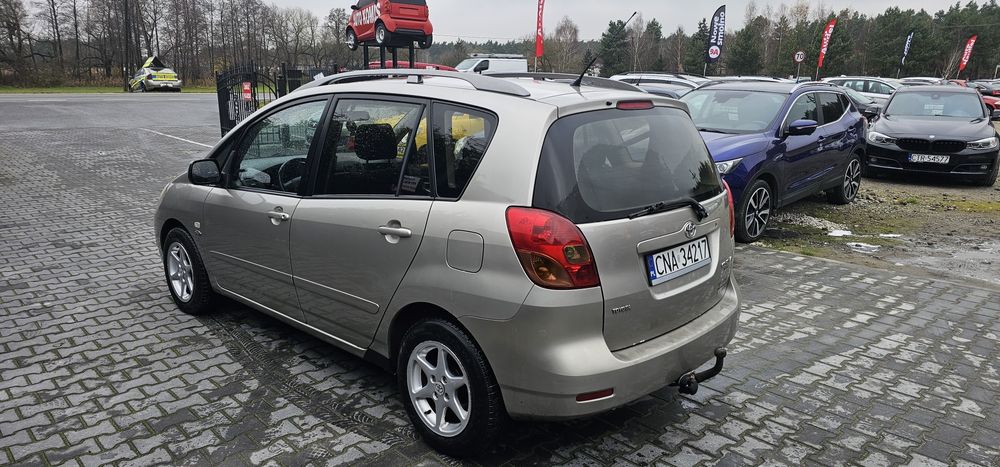 SKUP AUT TORUŃ Toyota Corolla Verso 2003r 2.0D Stan BDB Hak holowniczy