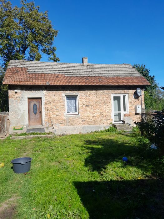 Sprzedam dom na wsi w Jastrzębnikach razem z polem rolnym