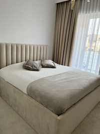 Sypialnia łóżko tapicerowane półwałki panele stelaż pojemnik welur