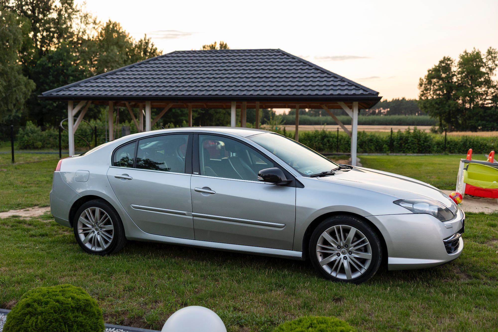Renault Laguna III 2.0 dCi 4Control | 2010 | 193 tys. km |