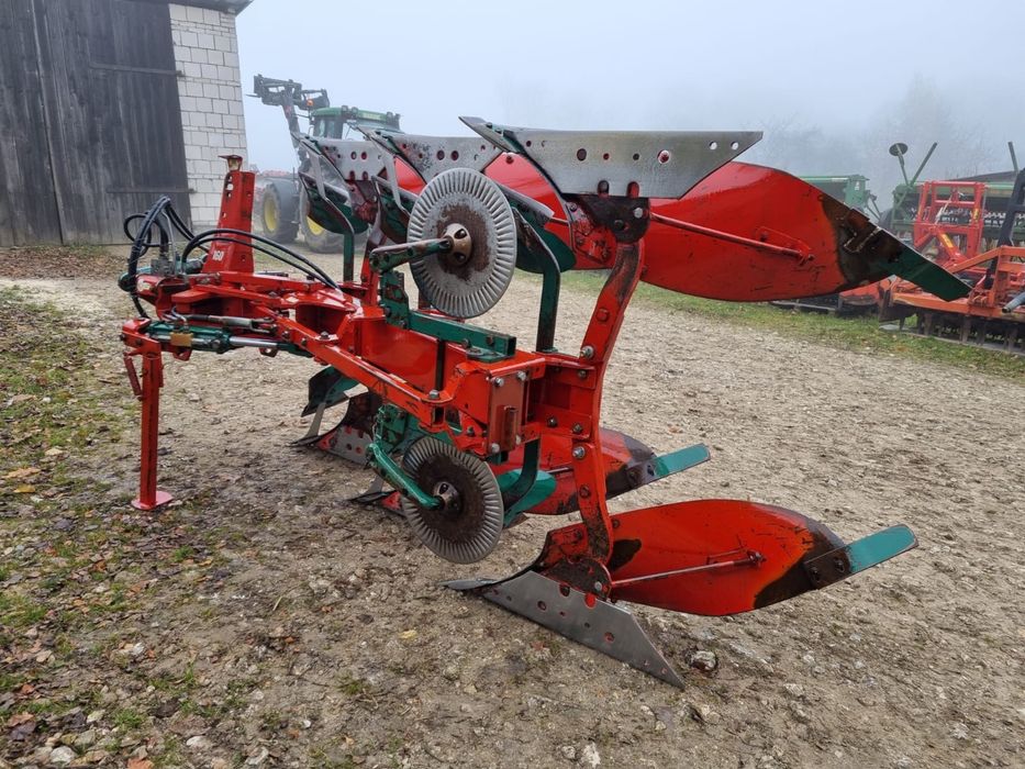 Pług obrotowy KVERNELAND Lb85 VARIO 3 skiby