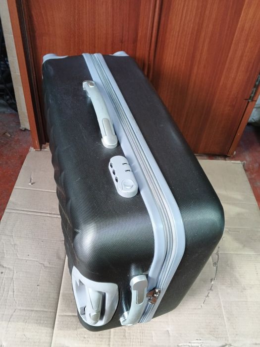 Чемодан на колесах