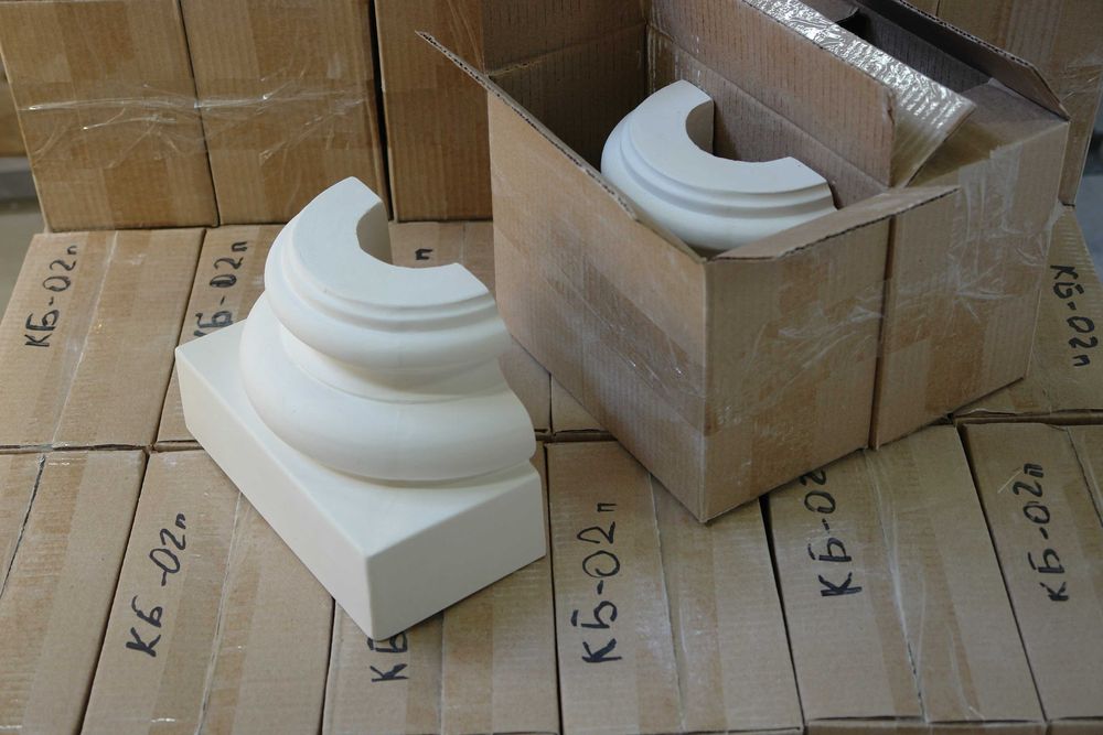 Гіпсова колона. Гіпсова ліпнина.