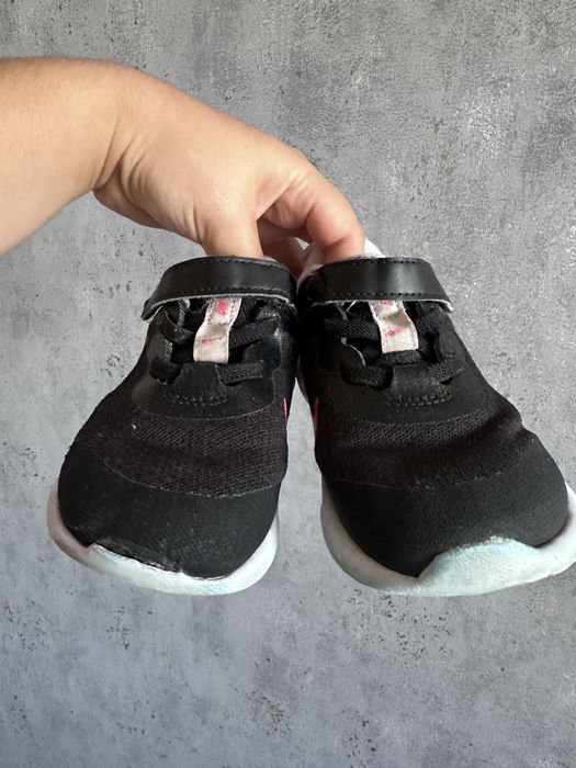 Кросівки для дівчинки Nike