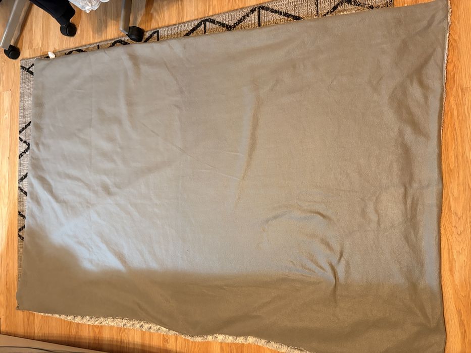 Szary jysk ciepły elegancki koc 170 cm x 120 cm róża dwustronny