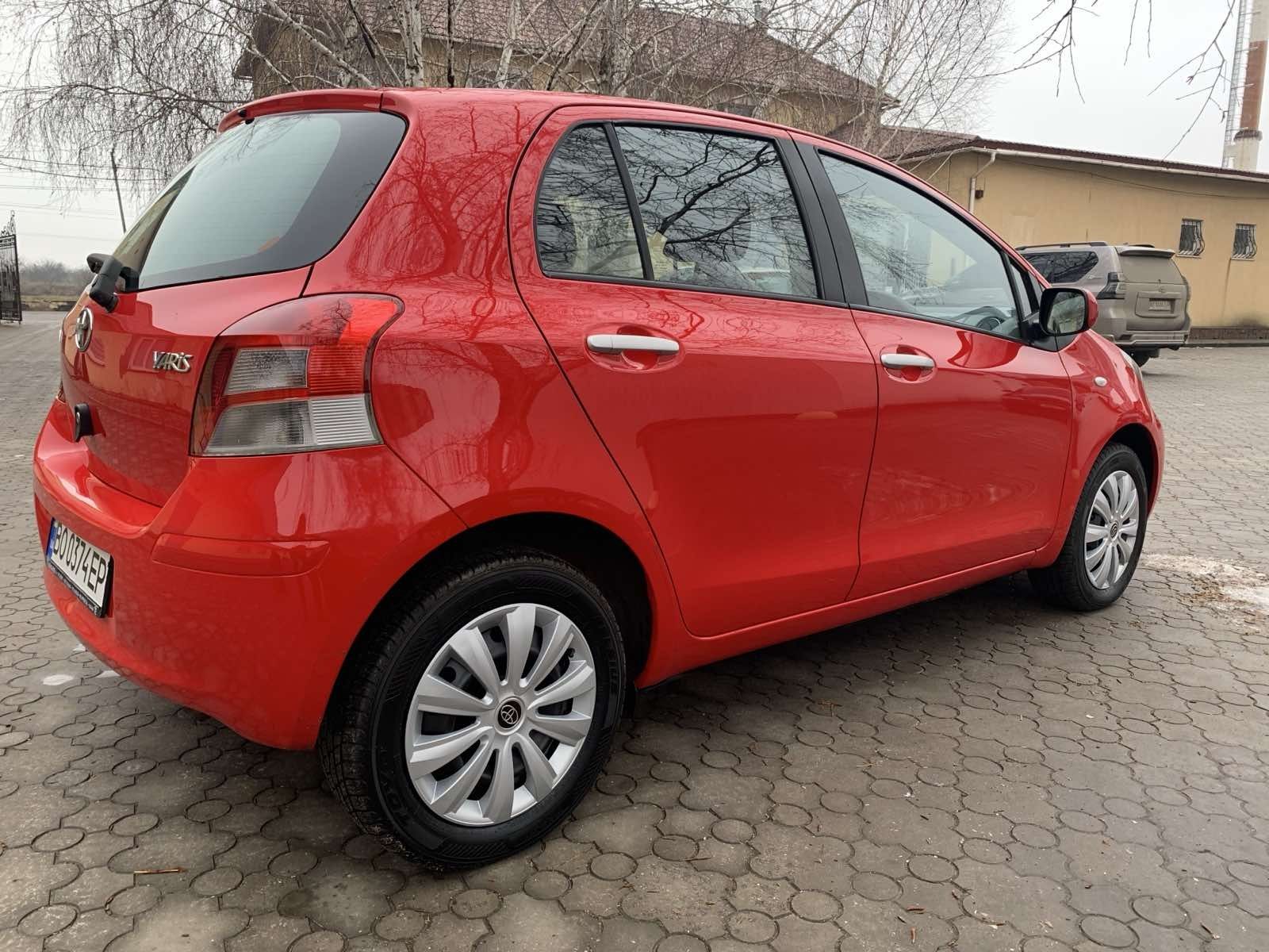 TOYOTA Yaris 2011