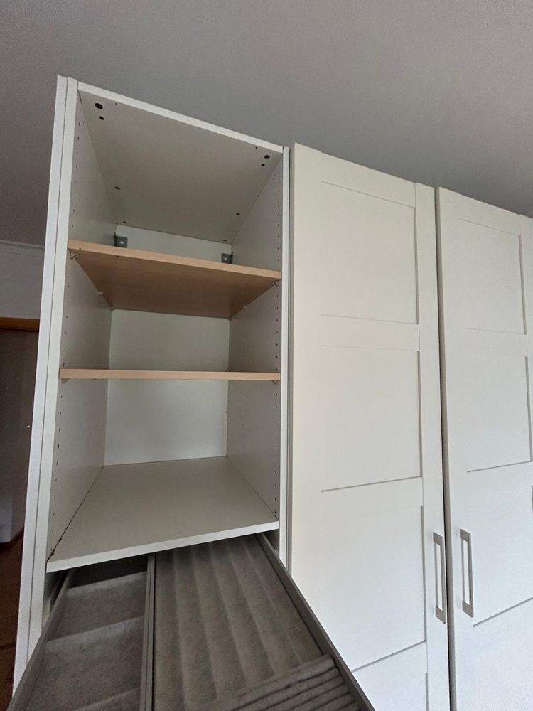Roupeiro do ikea branco com varias gavetas