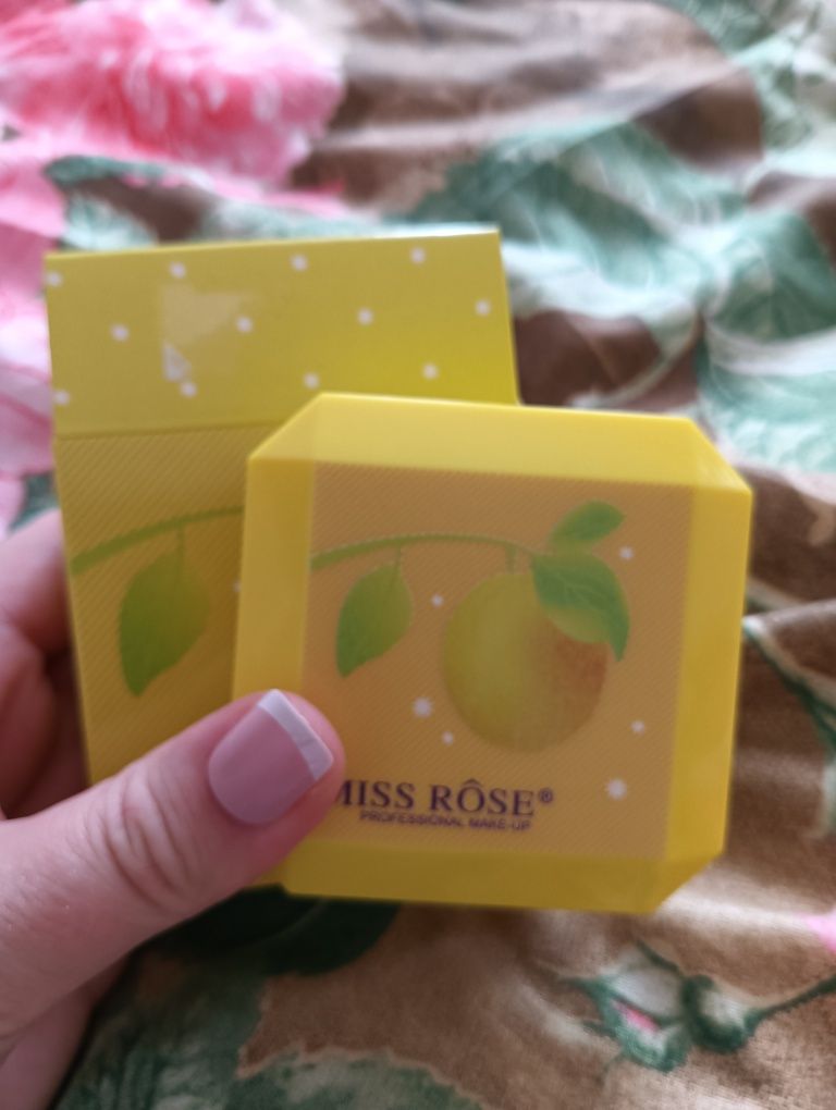 Miss Rose puder 2 w 1 do twarzy