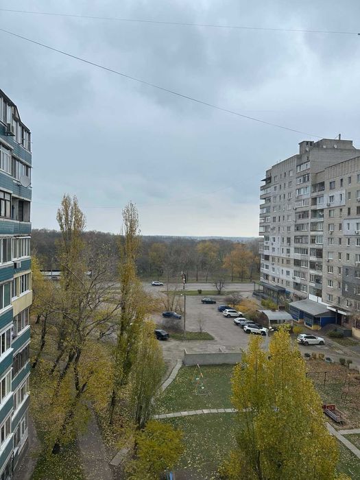 ПРОДАМ великогабаритну 1-кімн. квартиру (3 мкрн, лівий берег)