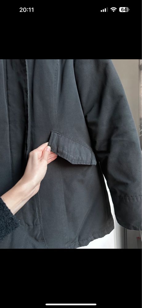 Czarna ocieplana kurtka Woolrich
