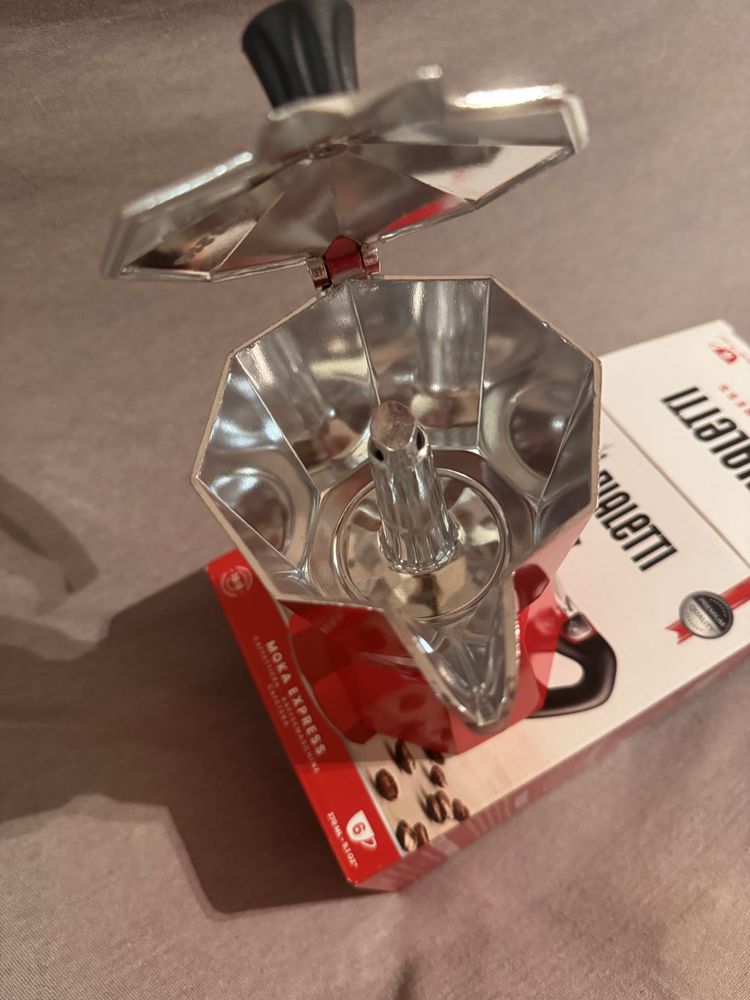 Bialetti włoska kawiarka 6 cup 270ml NOWA