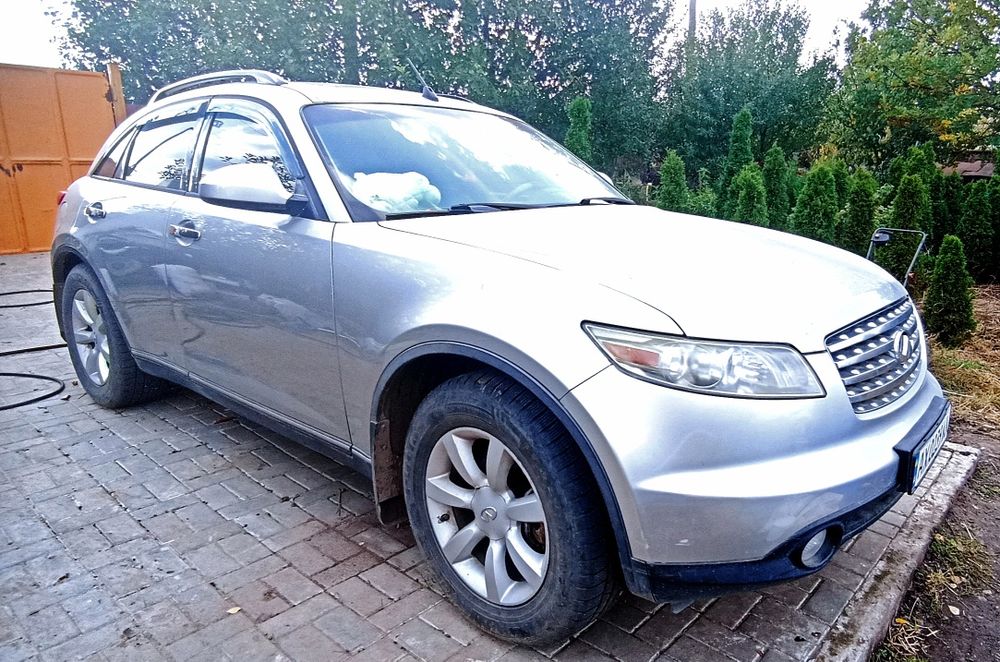 Infinity fx 35 кросовер, повний привід