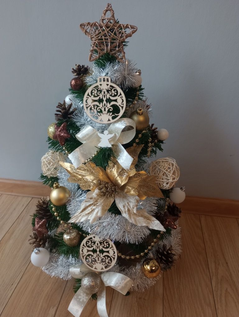 Choinka ubrana 60 cm z ozdobnymi i lampkami LED
