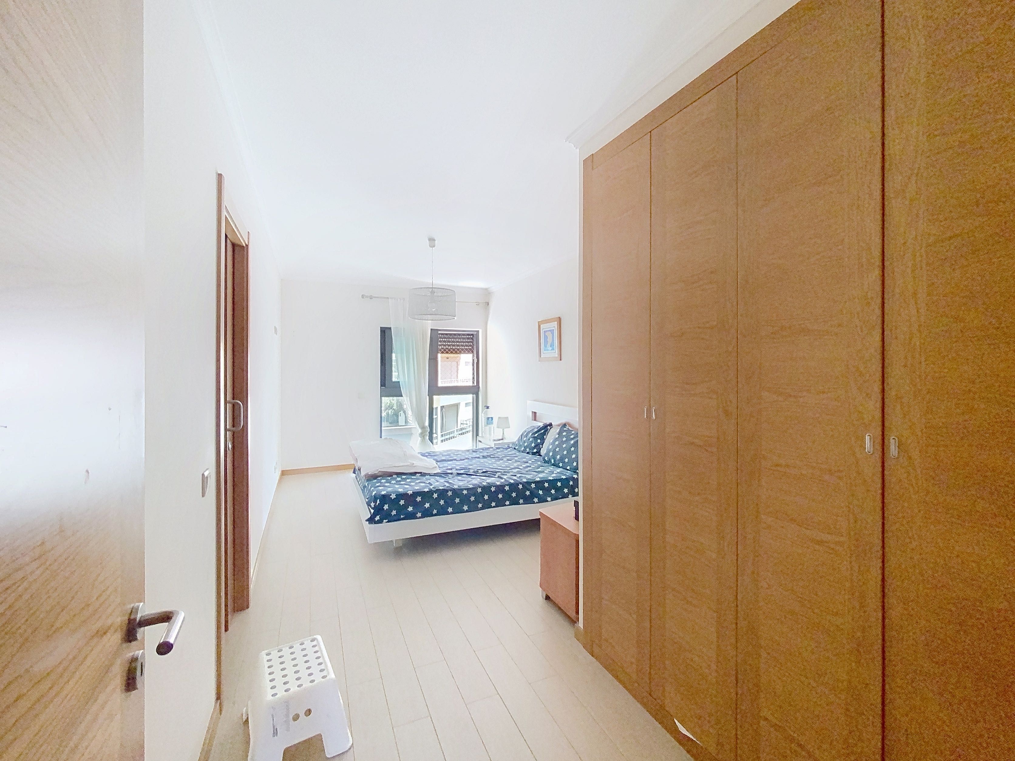 T2 de Luxo para Arrendamento Anual – Rocha Prime Residence