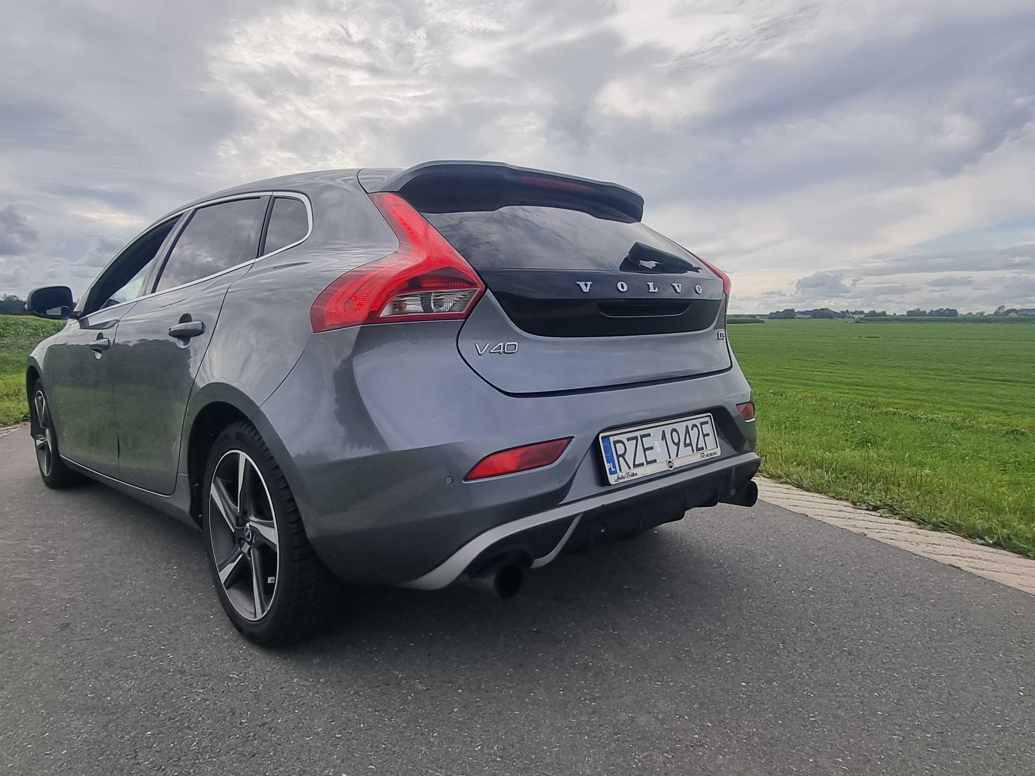 VOLVO V40 D3 2015 R design