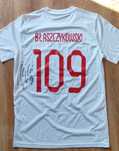 Koszulka reprezentacji Polski z autografem Kuby Błaszczykowskiego.