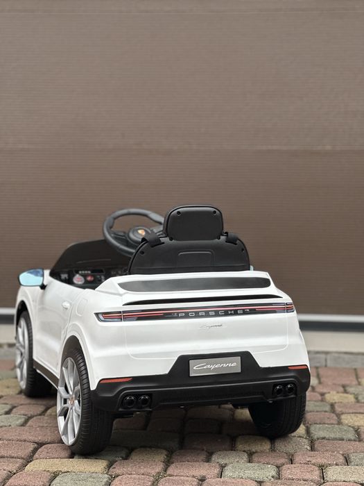 Дитячий електромобіль Porsche Cayenne Авто для дітей на акумуляторі