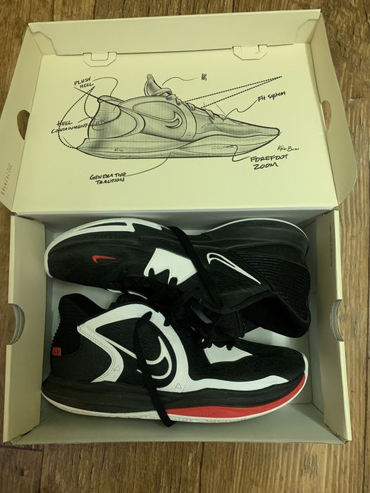 Баскетбольні кросівки Nike kyrie low 5