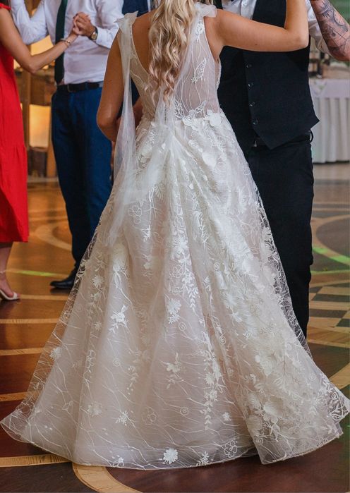 Suknia ślubna S/M z trenem