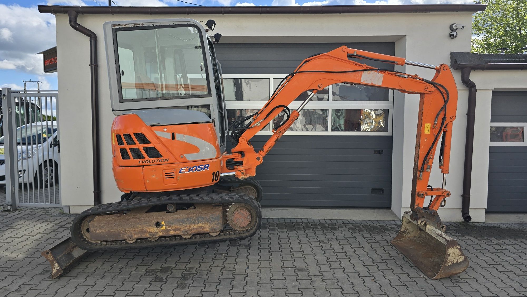 koparka Fiat Kobelco E 30 SR  3200 kg nie hitachi , takeuchi mini