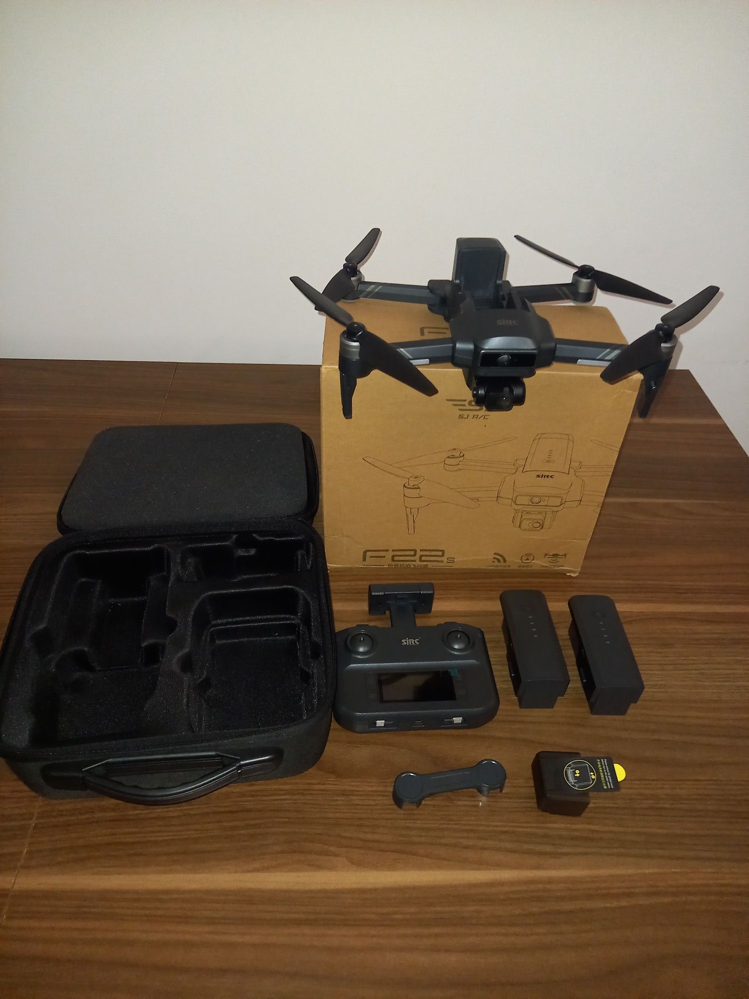 Dron SJRC  F22s 2 baterie