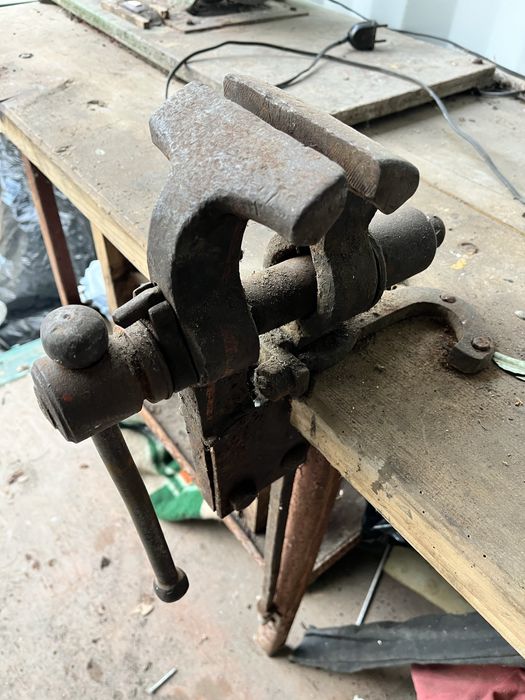 Stół warsztatowy imadło warsztat szlifierka