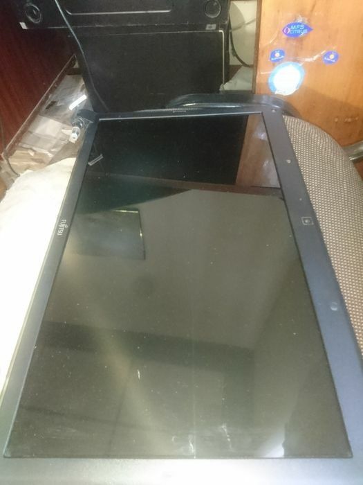 Монітор від "FUJTSU SIEMENS LIFEBOOK AH530" на запчастини.