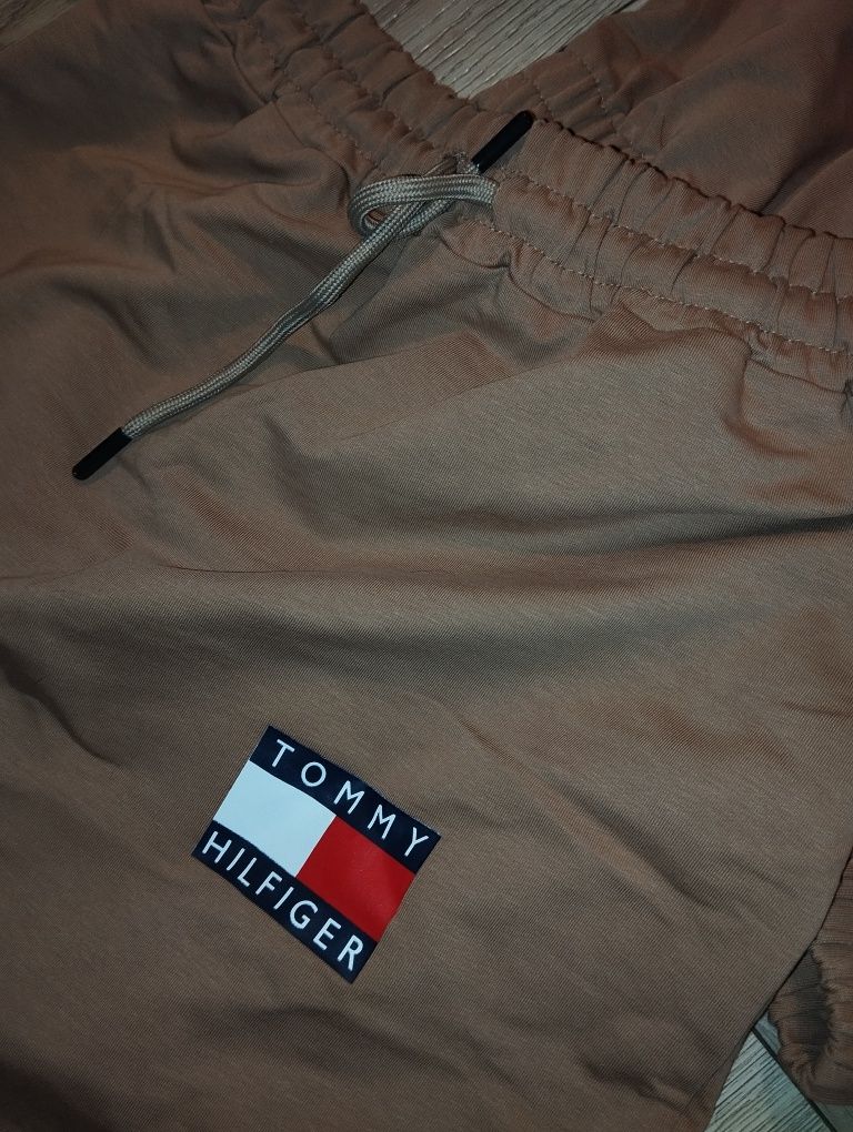 Komplet top bluza spódnica