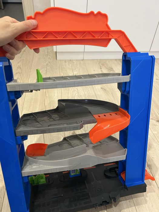 Продам гараж-паркінг Hot Wheels