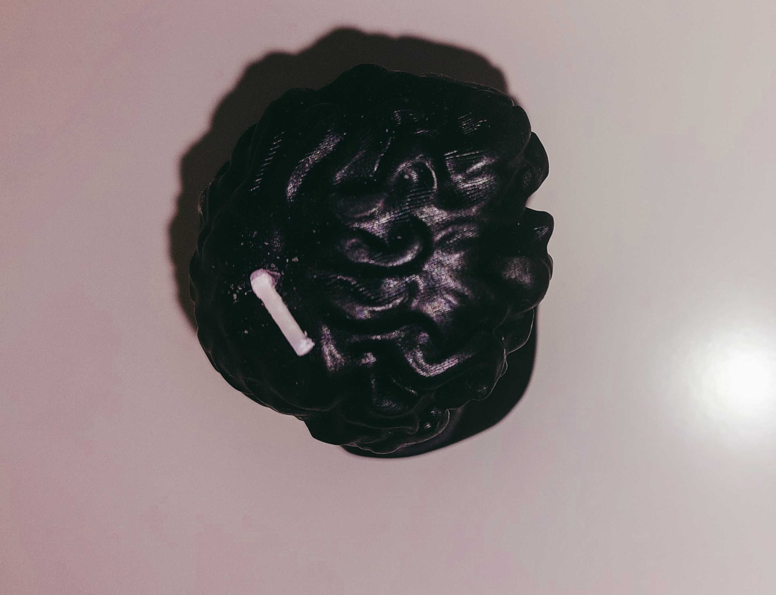 Świeca zapachowa dekoracyjna sojowa czarna głowa popiersie