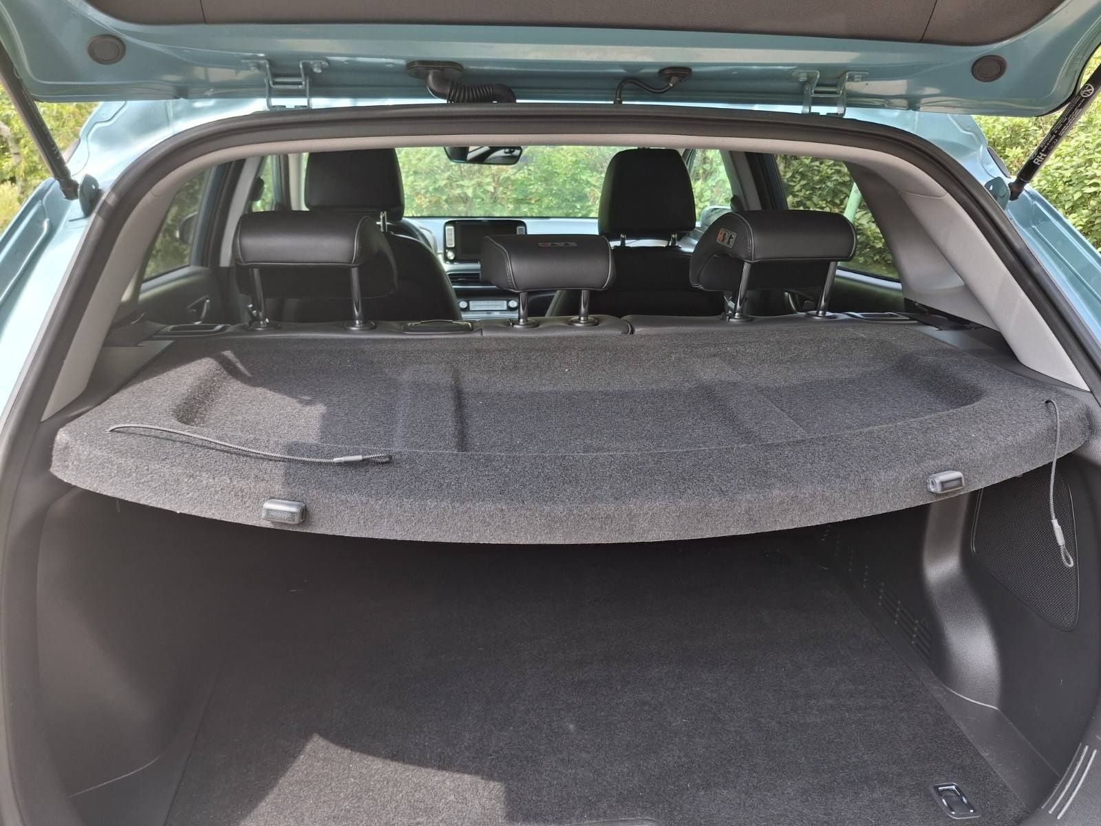Hyundai Kona поличка багажнику полка в багажник
