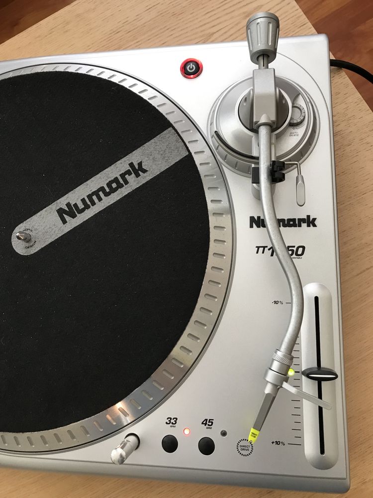 Gira discos profissional Numark TT1650 'direct drive' + Agulha (extra)