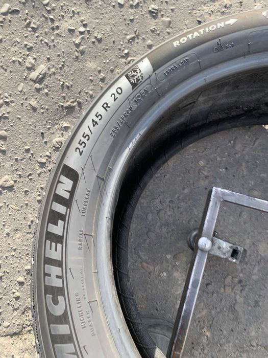Шини 255/45 R20 пара Michelin 6,3мм, зима, 2021р