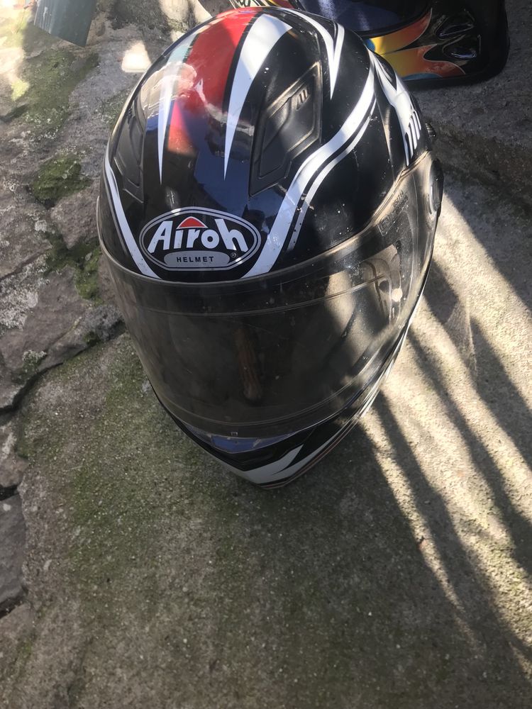 Capacete moto Airoh