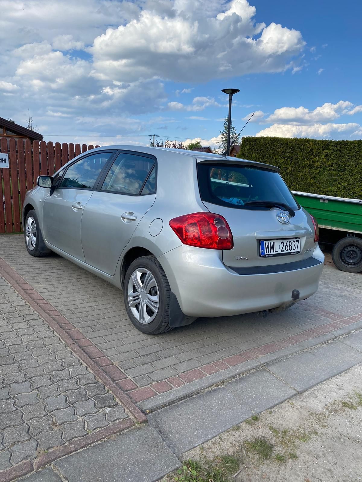 Toyota Auris samochód osobowy