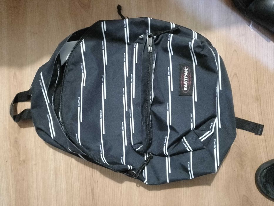 Conjunto mochila e estojo Eastpak