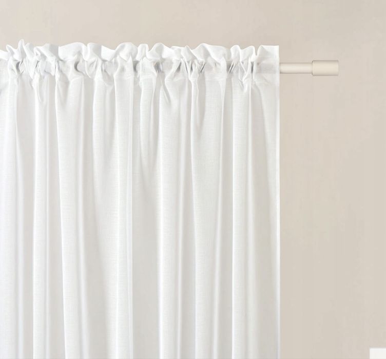 Firanka 230 cm x 250 cm z obszyciem i taśmą