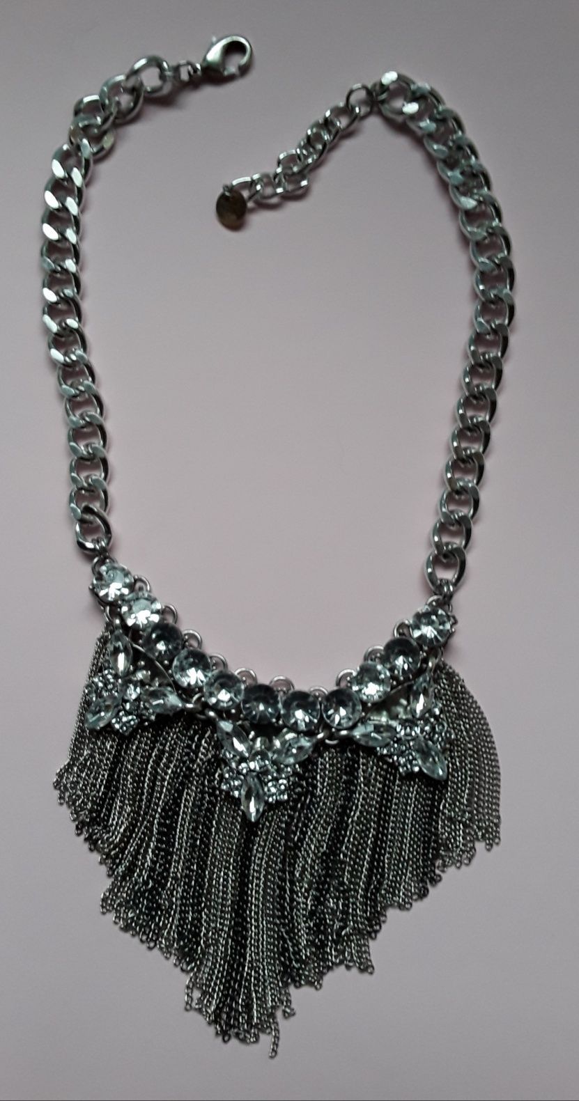 Colar gargantilha em metal prateado da Moon C Paris
