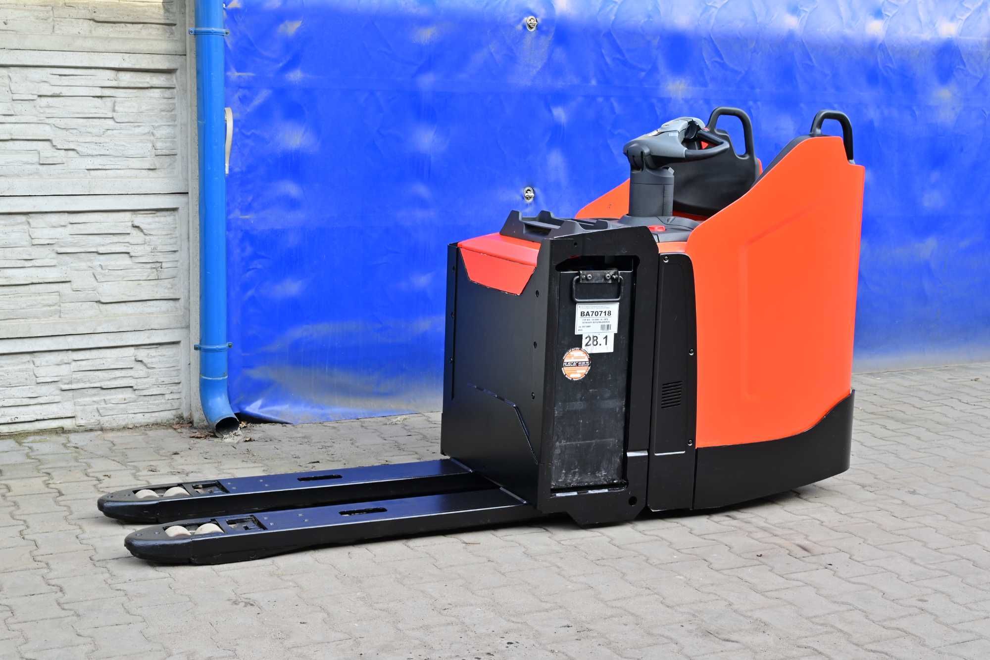 Paleciak elektryczny Toyota BT LPE 250  2000kg 2017rok FHP 245