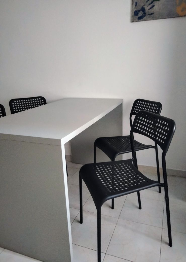 Cadeiras pretas IKEA
