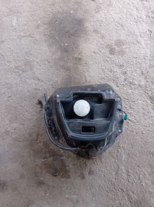 Рама, руль, сиденье и бак от скутера Yamah grand axis 100