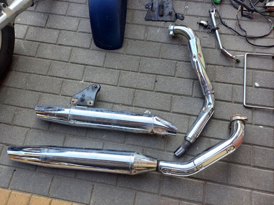 Suzuki intruder 1500 opona wydech silnik konsola licznik stacyjka kier