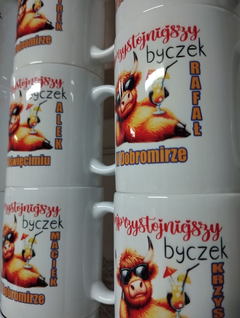 Kubek z własnym logo, zdjecie personalizowany